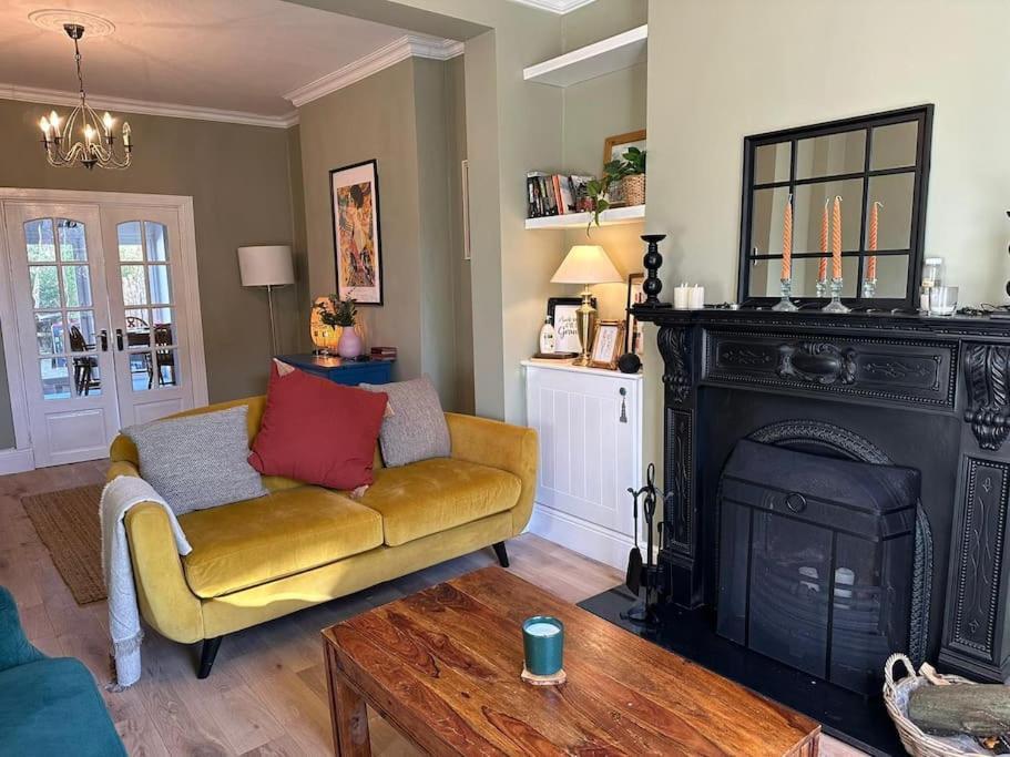 Townhouse In Belfast, Newtownabbey. Villa Esterno foto