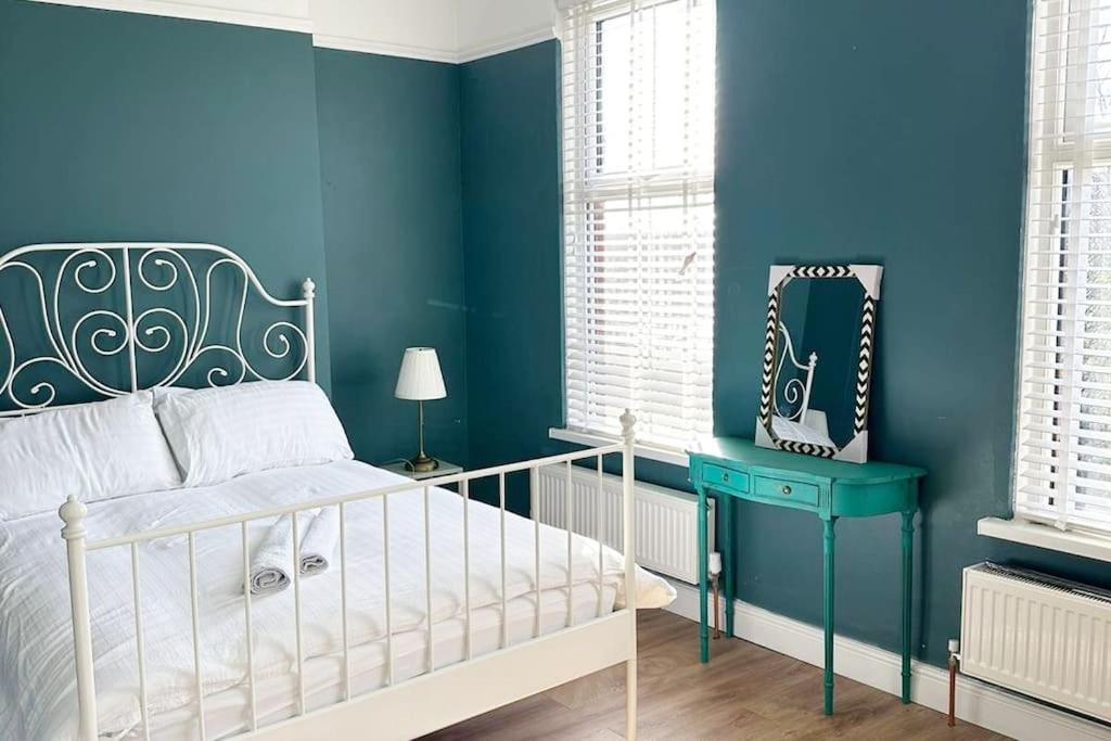 Townhouse In Belfast, Newtownabbey. Villa Esterno foto